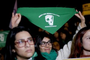 "No podemos seguir tapándonos los ojos": Diputadas ingresarán proyecto sobre aborto libre la próxima semana