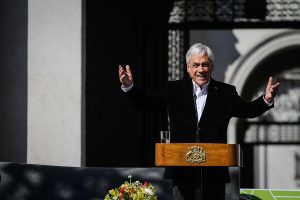 REDES| "Te pasaste": Acusan a Piñera de cambiar placas con su nombre a obras realizadas durante el gobierno de Bachelet