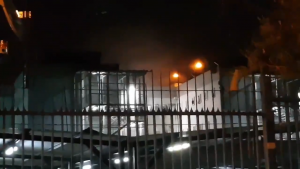Amago de incendio en cárcel San Miguel: Reacción de gendarmes tras suicidio de mujer habría comenzado todo