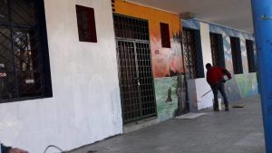 Delegación de Piñera pintó de blanco un mural diseñado por jóvenes de Ñuble en homenaje a la nueva región