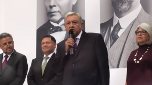Condescendencia: López Obrador trata de "corazoncito" a reportera para no contestarle una pregunta