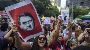 Mujeres de todo el mundo marchan para decirle "no" a Bolsonaro