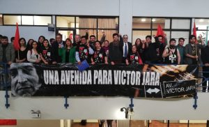 "Necesitamos calles con sentido y razón": Más de 20 organizaciones sociales piden cambiar el nombre de la Av. Ecuador por el de Víctor Jara