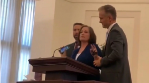 Mujer fue echada a empujones de iglesia cuando contó frente a congregación que había sido violada por ex líder mormón