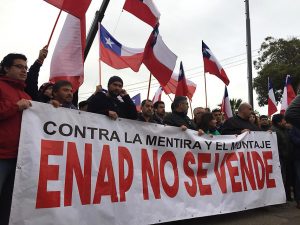 Trabajadores de ENAP paralizan funciones en plantas de Quintero y Concón: "No somos responsables de las nubes tóxicas"