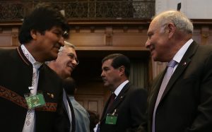 Corte de La Haya desecha demanda boliviana pero llama a países al "diálogo e intercambio en espíritu de buena vecindad"