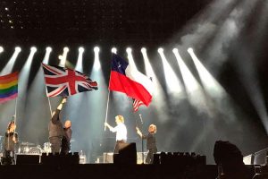 Paul McCartney se confundió y ondeó la bandera chilena en vez de la de Texas durante un concierto en Estados Unidos
