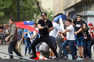 Denuncian que manifestantes de marcha "contra la ideología de género" golpearon a jóvenes que bailaban K-Pop en el parque San Borja