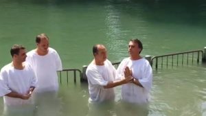 El "Messias" nazi: El día en que Bolsonaro fue bautizado como evangélico en el Río Jordán