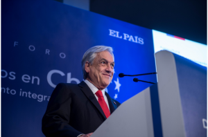Piñera le presta ropa a Bolsonaro y dice que es lo que Brasil "necesita" económicamente