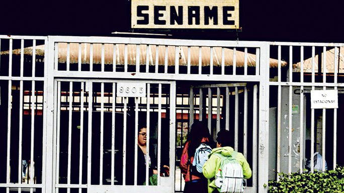 En prisión preventiva quedó acusado de violación y facilitación de la prostitución en contra de niñas del Sename