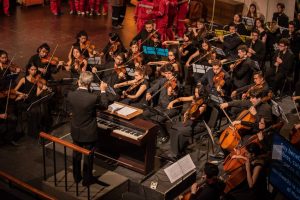 En Escuela de Carabineros: Orquesta U. de Chile interpretó "Arauco tiene una pena" como protesta por Camilo Catrillanca
