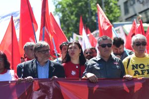 "Que el gobierno termine con esta actitud terca": CUT realizó paro nacional y marcha contra proyectos de Piñera