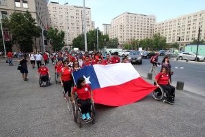 FOTOS| Deportistas Paralímpicos protestaron frente a La Moneda por bajo presupuesto del 2019