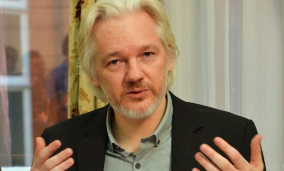 López Obrador dejó carta a Joe Biden abogando por Julian Assange