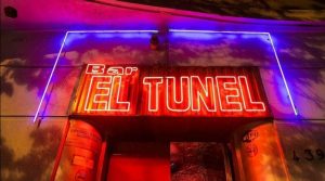 "No existe un tercer baño donde puedas entrar": Condenan a bar "El Túnel" por impedir ingreso de clienta trans