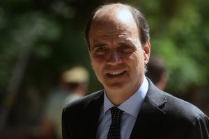 VIDEO| El mundo paralelo del ministro Monckeberg: La mayoría de los chilenos son propietarios de "una casita, dos departamentos"