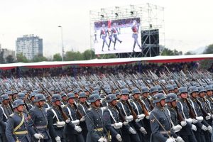 Medio ruso asegura que la Parada Militar chilena recuerda un montón a los desfiles nazi