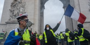 Acto IV de “chaquetas amarillas” en París: Crónica de un día de indignación