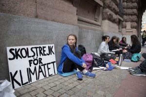Secretario del Tesoro de EE.UU ningunea a Greta Thunberg y asegura que debería tomar clases de economía