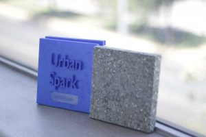 Urban Spark: la baldosa creada por una chilena que podría volver autosustentables a las ciudades