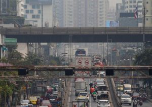 "Así los padres no tienen que llevar a los niños en autos": Bangkok cierra 437 escuelas por nube tóxica de contaminación