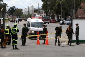 Atentado con coche bomba en Escuela de Policía de Colombia deja una decena de víctimas fatales y más de 40 heridos