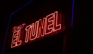Confirman condena contra bar "El Túnel" por discriminación: Pidieron carnet y exigieron uso de baño de hombres a clienta trans