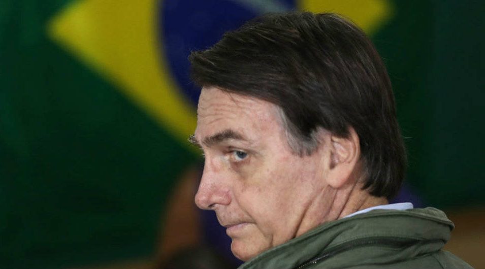 Bolsonaro amenaza a periodista que preguntó por presuntos pagos ilícitos de la primera dama: «Qué ganas de reventarte la boca a golpes»