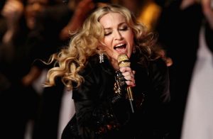 "Nunca olvidemos a los que se levantaron y dijeron ‘basta’": Madonna realizó show en icónico bar LGBTIQ+ de Nueva York