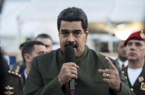 EE.UU. aprieta a Maduro bloqueando pagos por petróleo venezolano: Maniobra implicará miles de millones en pérdidas