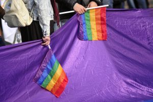 Comisión de Familia elimina discriminación a parejas homoparentales en Ley de Adopción y la despacha a la Cámara de Diputados
