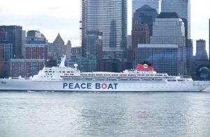 Paz y desarrollo sustentable: El Peace Boat arriba a Chile para promover el cuidado del medio ambiente