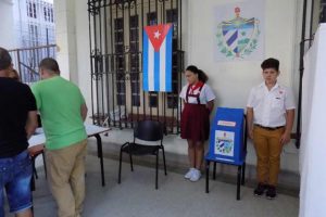Cubanos van a las urnas este domingo en referendo sobre reforma constitucional