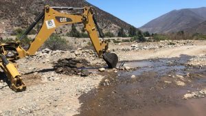 VIDEO| Desmantelan tubería ilegal que robaba agua en Petorca para empresa productora de paltas