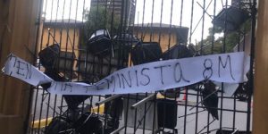 "En toma feminista 8M": Mujeres inician ocupación de la Facultad de Arquitectura de la Universidad de Chile a un día de la huelga