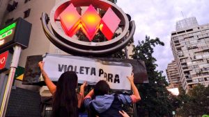VIDEO| Madre de Javiera Neira tras intervención en Metro de Santiago: "Nosotras paramos por nuestras muertas"
