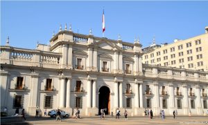 Gobierno anuncia convenios para asegurar la llegada de la vacuna contra COVID-19 a Chile