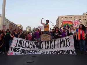 Las 300: Lesbianas marchando