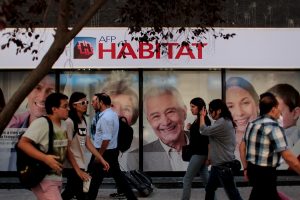 La cuestionada propuesta de AFP Habitat: Subir la edad de jubilación a 70 años a los nacidos después de 2000
