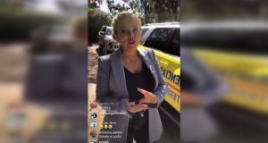 Cathy Barriga se defiende en Instagram por pintar dorada la camioneta municipal