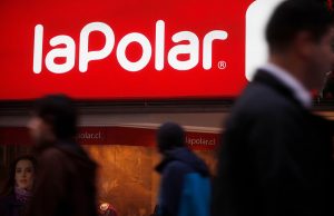 Ex ejecutivos de La Polar deberán pagar millonaria indemnización a tres AFP