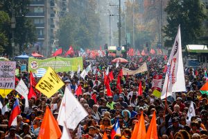 Organizaciones sindicales y políticas marcharon por un trabajo digno en el Día Internacional de las y los Trabajadores