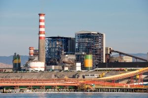 Pese a estar obsoletas: Empresa francesa inaugura nueva termoeléctrica a carbón en Mejillones