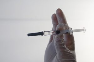 Gobierno pone urgencia a proyecto contra "antivacunas": Sancionará a padres que no vacunen a sus hijos