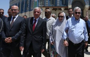 Ministro palestino que visitó mezquitas con Piñera fue detenido por la policía israelí