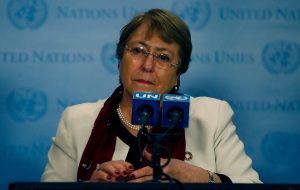 18-O: Bachelet afirma que hubo violaciones graves a los DD.HH. y revela que Mañalich negó solicitud de protección a brigadistas de primeros auxilios