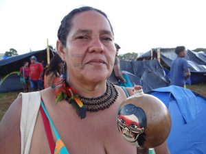 "Resistimos para existir": Mujeres indígenas se unen en Brasil contra el presidente Bolsonaro