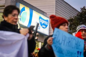 Trabajadores de Walmart terminan huelga tras llegar a un acuerdo con la empresa