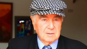 Voló como una palomita blanca: Muere a los 91 años el escritor Enrique Lafourcade